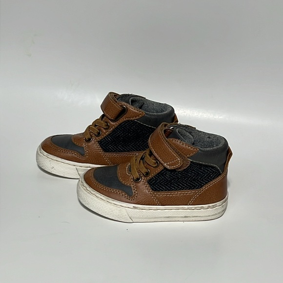 Gymboree boys Aspen lodge  hi top sneakers - Picture 2 of 8
